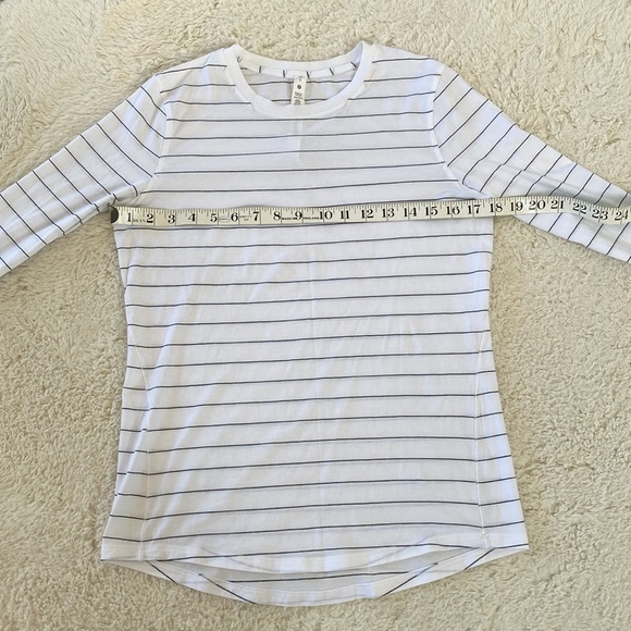 ❤️ Lululemon Ever Ready Long Sleeve Stripe Shirt Size 4 NWT - Picture 8 of 12